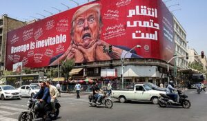 Read more about the article إيران تنفي التفاهم وواشنطن تلغي الهجوم وسط تحركات إقليمية