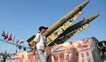 You are currently viewing طهران وعُمان تتفقان على تنظيم الملاحة بهرمز وواشنطن ترفع عقوبات عن إيران