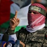 عام على اغتيال “الملثم”.. أبو عبيدة الناطق باسم “القسام” يعود بذات اللقب والملابس
