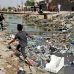 خمسمئة مصبّ في شرايين العراق… دجلة يحمل النفايات إلى صنابير البيوت