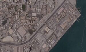 Read more about the article مسؤول البحرية الأمريكية: إيران “دمّرت بشكل هائل” قاعدة الأسطول الخامس في البحرين