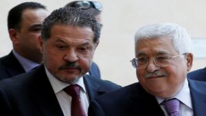 Read more about the article أقاليم “فتح” في الإضطراب بسبب تدخلات “نجل الرئيس” وشكاوى للأمن المصري بعنوان “عباس الصغير ودوره في التشويش”: هل عاد جدل “الخلافة والتوريث” إلى الواجهة الفتحاوية؟