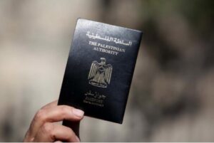 Read more about the article الكويت تطلب من الفلسطينيين “حملة الوثائق” مُراجعة السفارة لماذا؟.. هل من نوايا “ترحيل جماعي” وماذا عن مخاوف “تذويب صفة اللاجئ”؟ مُهلة ثلاثة أشهر والهدف الكويتي “أمني وسكّاني”!