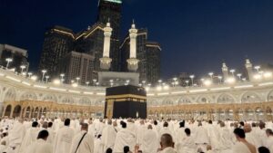 Read more about the article هل حاولت “أنصار الله” قصف مكة المكرمة؟.. السعودية تقول ان “مسيرة الحوثيين” تنتهك المقدسات وتستفز مشاعر المسلمين.. وحديث عن إحباط الهجوم والجماعة تنفي “الكذبة”.. ومصر والأزهر يدينان
