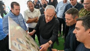Read more about the article الساحر يَسْخَرْ من السحر.. هكذا “ضحِك” الكيان على بريطانيا! خارجية الكيان وعد نظيرته بلندن كذبًا وانقلب عليها تمامًا.. المشروع الاستيطانيّ لحكومة نتنياهو يدفن حلّ الدولتيْن نهائيًا
