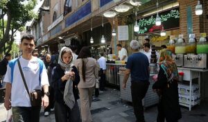 Read more about the article تحليل: هل يستطيع ترامب خنق الاقتصاد الإيراني أم أن طهران اعتادت تجاوز العقوبات؟