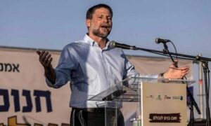 Read more about the article سموتريتش يدعو لحرب إبادة في الضفة وتفكيك السلطة الفلسطينية