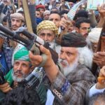 صاروخ حوثي فوق الرياض يقلب الحسابات.. السعودية تدرس الاستفادة من دفاعات الكيان واستخباراته