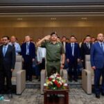 “إل فوليو”: لاستعادة شرعيته لدى واشنطن.. صدام حفتر يلتقي نتنياهو سراً في أبوظبي