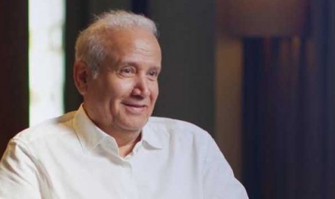 You are currently viewing الإعلامي عبدالرحمن الراشد في تصريحات جريئة: “لا يجوز الاستهانة بالحوثيين” وخطابنا “مُتشظّي”!.. ماذا عن وصفه “التغيير في “الجزيرة” بـ”الخُرافي” وتحذيره من اتهام عُمان وفتح جبهات إعلامية مع مصر والإمارات؟