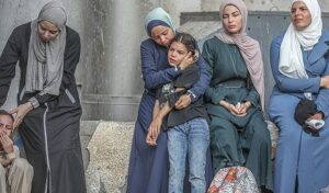 Read more about the article 3 سنوات من الحرب: نساء غزة يواجهن القتل والفقد والإجهاض