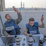 صحافيو غزة يغامرون بحياتهم بحثًا عن إشارة إنترنت
