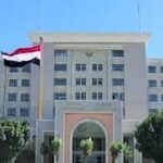 خارجية صنعاء تستهجن تبني بعض الحكومات “السردية السعودية الكاذبة”