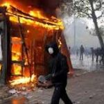 من أشعل فرنسا؟ عنف 17 أكتوبر يضع الجميع تحت المساءلة