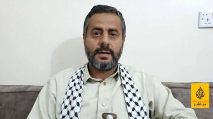 You are currently viewing القيادي بجماعة أنصار الله محمد البخيتي: ما حصلنا عليه بالساحل الغربي من أسلحة يكفينا للقتال 10 سنوات
