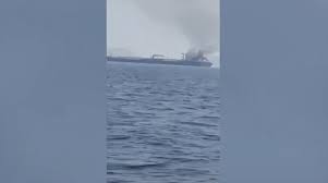 You are currently viewing حرس الثورة يعلن انفجار ناقلة نفط ثالثة إثر اصطدامها بلغم بحري في مضيق هرمز