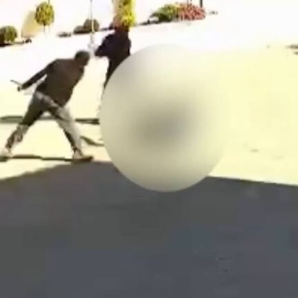 You are currently viewing تاكر يعلّق على ذلك المتغطرس وهو يجرّ قدميه على الرصيف…