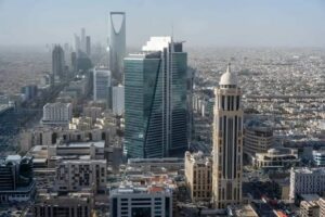 Read more about the article السعودية: أضرار مادية في الرياض جراء شظايا صاروخ باليستي