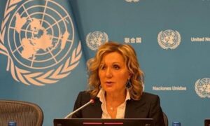 Read more about the article من عناق ميتسوتاكيس مع نتنياهو إلى صفقة الأسلحة… “القدس العربي” تواجه سفيرة اليونان في الأمم المتحدة